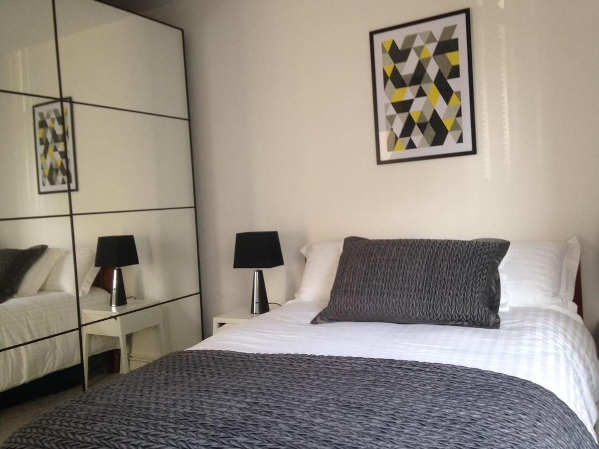 One Bedroom Flat In Fulham * Londra